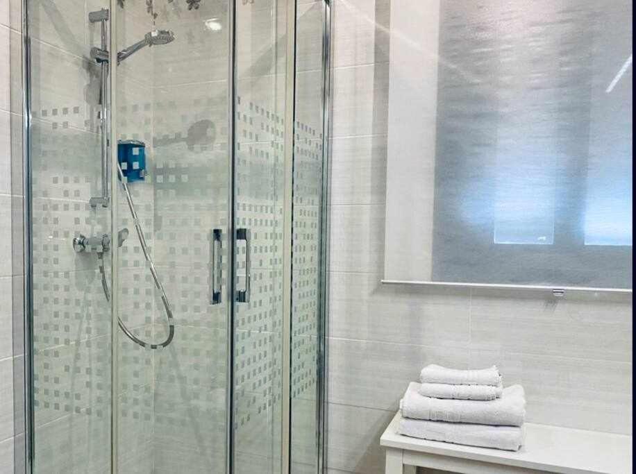 VII Apartamentos Morales & Arnal รอนดา ภายนอก รูปภาพ