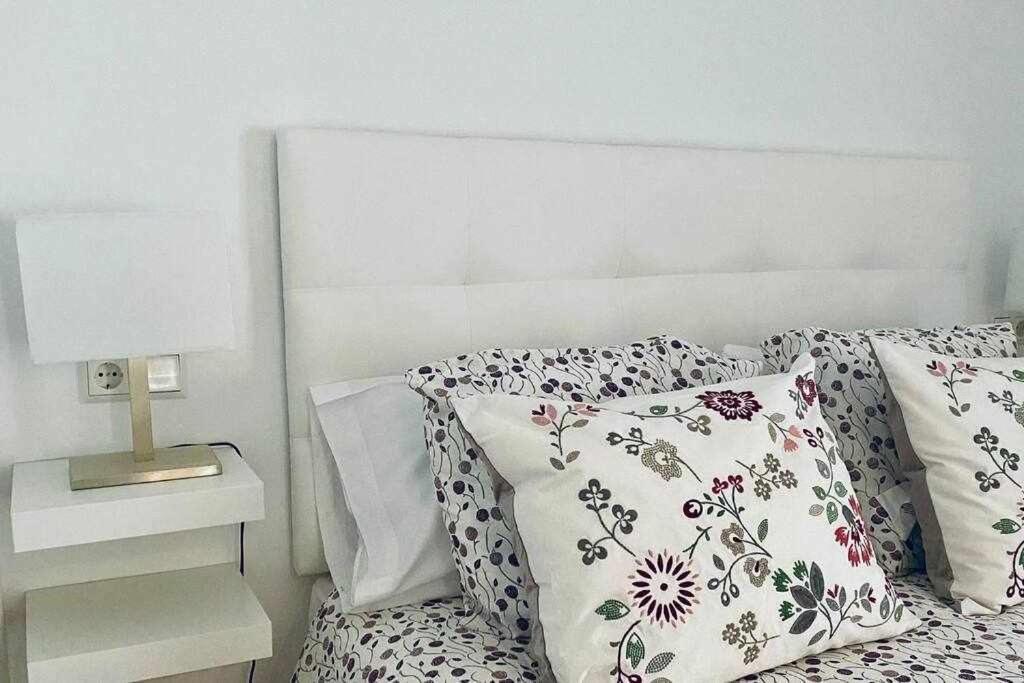 VII Apartamentos Morales & Arnal รอนดา ภายนอก รูปภาพ
